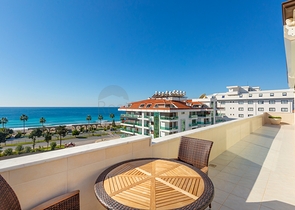 اطلالة مباشرة على البحر - منزل فاخر - دوبلكس تصميم 4 غرف وصالة - في كاستل / الانيا 