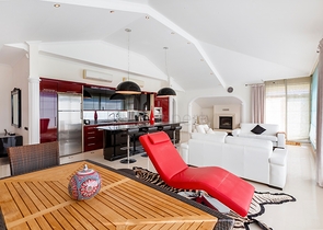 اطلالة مباشرة على البحر - منزل فاخر - دوبلكس تصميم 4 غرف وصالة - في كاستل / الانيا 