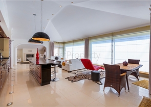 اطلالة مباشرة على البحر - منزل فاخر - دوبلكس تصميم 4 غرف وصالة - في كاستل / الانيا 