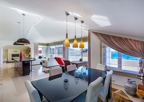 اطلالة مباشرة على البحر - منزل فاخر - دوبلكس تصميم 4 غرف وصالة - في كاستل / الانيا 