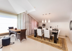 اطلالة مباشرة على البحر - منزل فاخر - دوبلكس تصميم 4 غرف وصالة - في كاستل / الانيا 