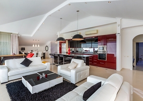 اطلالة مباشرة على البحر - منزل فاخر - دوبلكس تصميم 4 غرف وصالة - في كاستل / الانيا 