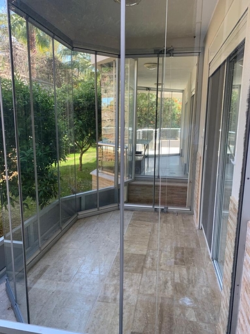 شقة 2 غرفة وصالة - ضمن مجمع باطلالة ساحرة على البحر - في كوناكليه / الانيا 