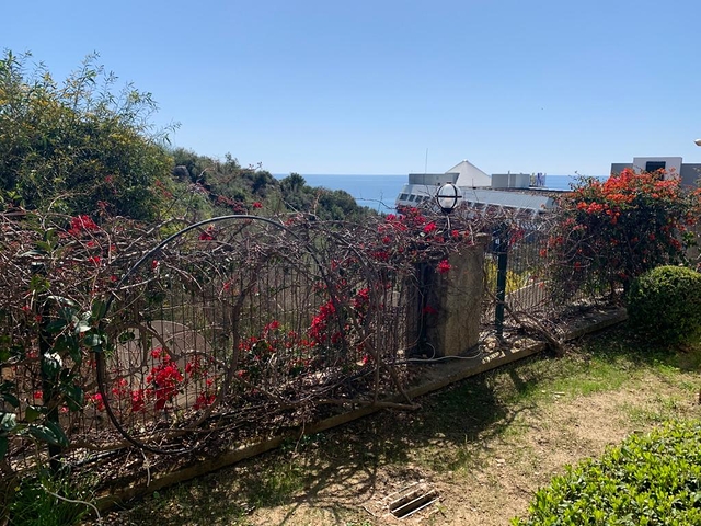 شقة 2 غرفة وصالة - ضمن مجمع باطلالة ساحرة على البحر - في كوناكليه / الانيا 