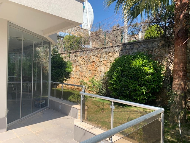 شقة 2 غرفة وصالة - ضمن مجمع باطلالة ساحرة على البحر - في كوناكليه / الانيا 