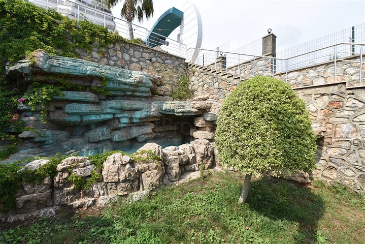 شقة 2 غرفة وصالة - ضمن مجمع باطلالة ساحرة على البحر - في كوناكليه / الانيا 