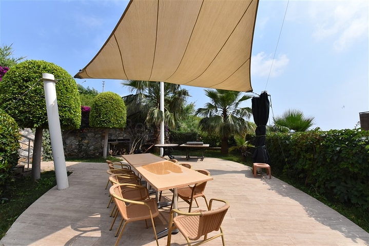 شقة 2 غرفة وصالة - ضمن مجمع باطلالة ساحرة على البحر - في كوناكليه / الانيا 