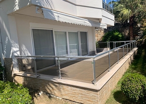 شقة 2 غرفة وصالة - ضمن مجمع باطلالة ساحرة على البحر - في كوناكليه / الانيا 