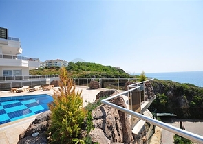 شقة 2 غرفة وصالة - ضمن مجمع باطلالة ساحرة على البحر - في كوناكليه / الانيا 