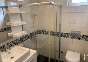 شقة 2 غرفة وصالة - ضمن مجمع باطلالة ساحرة على البحر - في كوناكليه / الانيا 