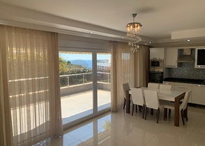 شقة 2 غرفة وصالة - ضمن مجمع باطلالة ساحرة على البحر - في كوناكليه / الانيا 