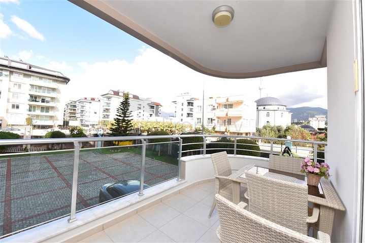 ضمن اول صف على البحر - شقة غرفة وصالة -مجمع حديث - في كاستل / الانيا 