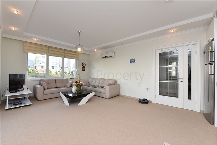 ضمن اول صف على البحر - شقة غرفة وصالة -مجمع حديث - في كاستل / الانيا 