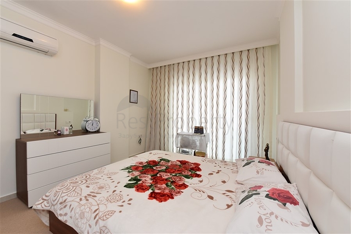 ضمن اول صف على البحر - شقة غرفة وصالة -مجمع حديث - في كاستل / الانيا 