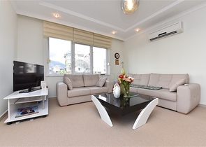 ضمن اول صف على البحر - شقة غرفة وصالة -مجمع حديث - في كاستل / الانيا 