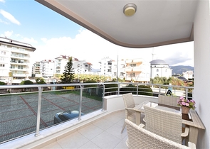 ضمن اول صف على البحر - شقة غرفة وصالة -مجمع حديث - في كاستل / الانيا 