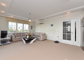 ضمن اول صف على البحر - شقة غرفة وصالة -مجمع حديث - في كاستل / الانيا 