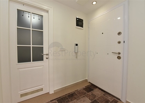 ضمن اول صف على البحر - شقة غرفة وصالة -مجمع حديث - في كاستل / الانيا 