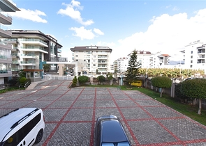 ضمن اول صف على البحر - شقة غرفة وصالة -مجمع حديث - في كاستل / الانيا 