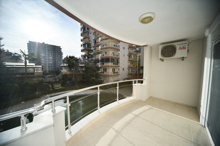 شقة انيقة - على مسافة 100م من البحر - تصميم 2 غرفة وصالة - في مهموتلار / الانيا