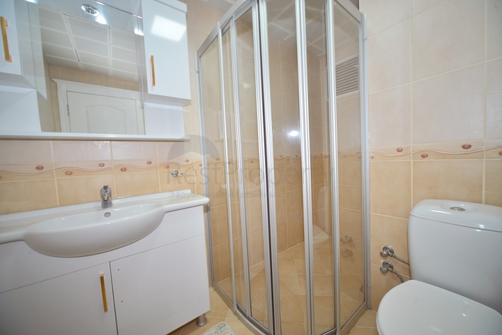 شقة انيقة - على مسافة 100م من البحر - تصميم 2 غرفة وصالة - في مهموتلار / الانيا