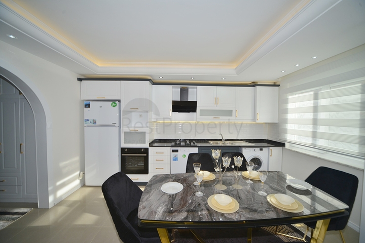 شقة انيقة - على مسافة 100م من البحر - تصميم 2 غرفة وصالة - في مهموتلار / الانيا