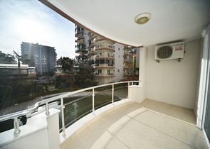 شقة انيقة - على مسافة 100م من البحر - تصميم 2 غرفة وصالة - في مهموتلار / الانيا