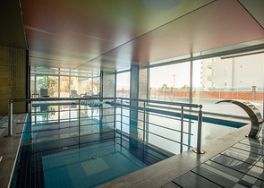 ضمن مجمع سكني متكامل - شقة 2 غرفة وصالة - في مهموتلار / الانيا 