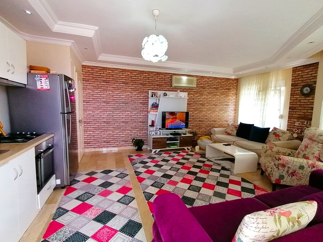 بسعر مناسب - وموقع مميز - شقة 2 غرفة وصالة - في توسمور / الانيا 