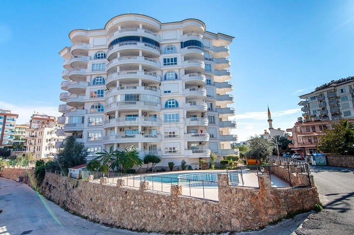 بسعر مناسب - وموقع مميز - شقة 2 غرفة وصالة - في توسمور / الانيا 