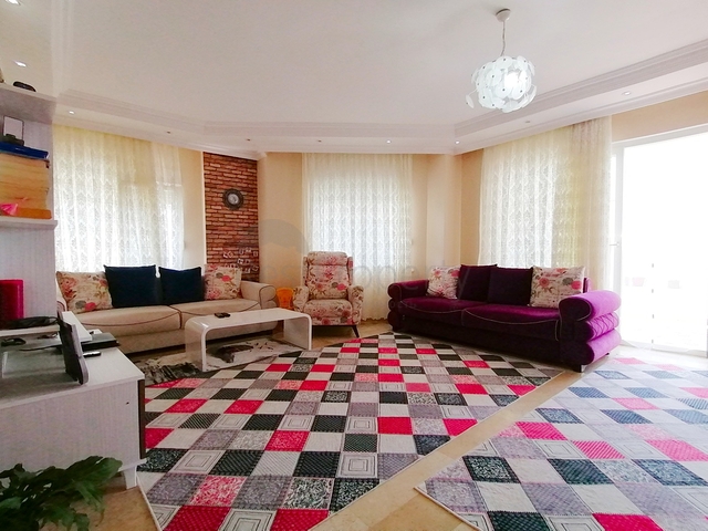 بسعر مناسب - وموقع مميز - شقة 2 غرفة وصالة - في توسمور / الانيا 