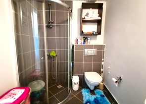 بسعر مناسب - وموقع مميز - شقة 2 غرفة وصالة - في توسمور / الانيا 