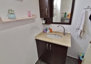 بسعر مناسب - وموقع مميز - شقة 2 غرفة وصالة - في توسمور / الانيا 