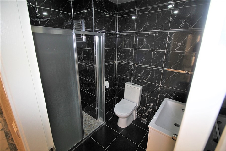 في مركز الانيا -شقة 2 غرفة وصالة - مطبخ منفصل - الانيا سنتر 