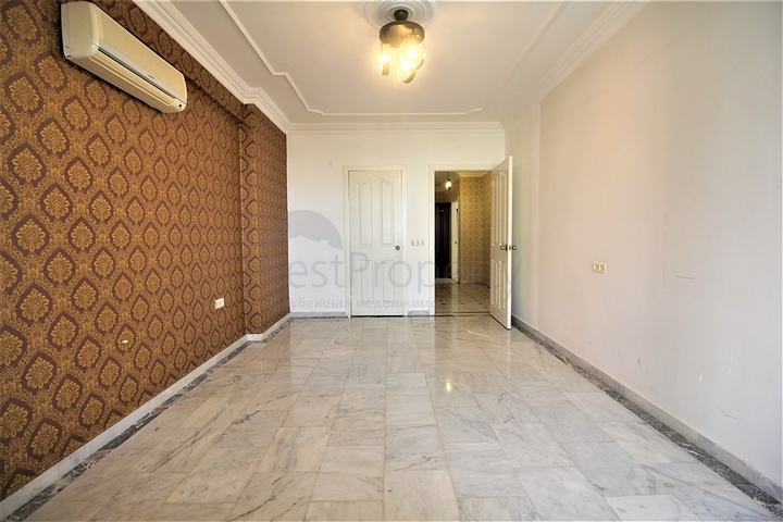 في مركز الانيا -شقة 2 غرفة وصالة - مطبخ منفصل - الانيا سنتر 