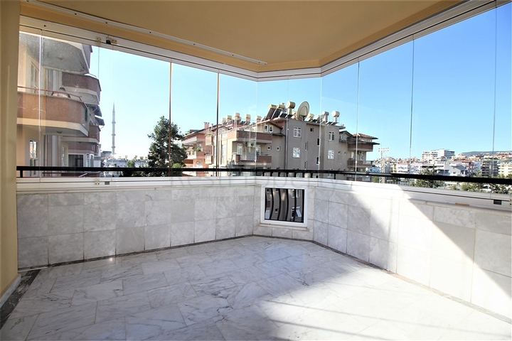 في مركز الانيا -شقة 2 غرفة وصالة - مطبخ منفصل - الانيا سنتر 