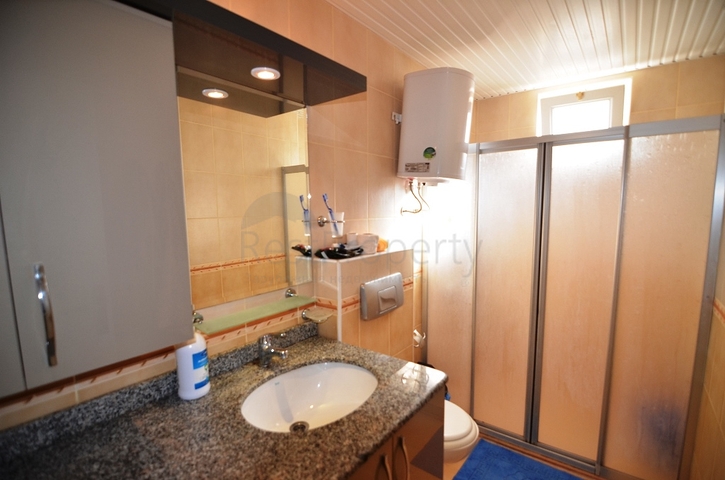 قريبة من البحر - شقة غرفتين وصالة - مؤثثة - في اوبا / الانيا 