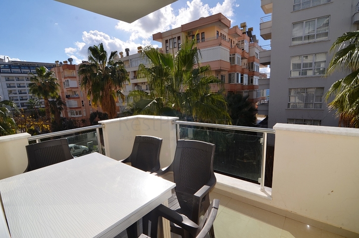 قريبة من البحر - شقة غرفتين وصالة - مؤثثة - في اوبا / الانيا 