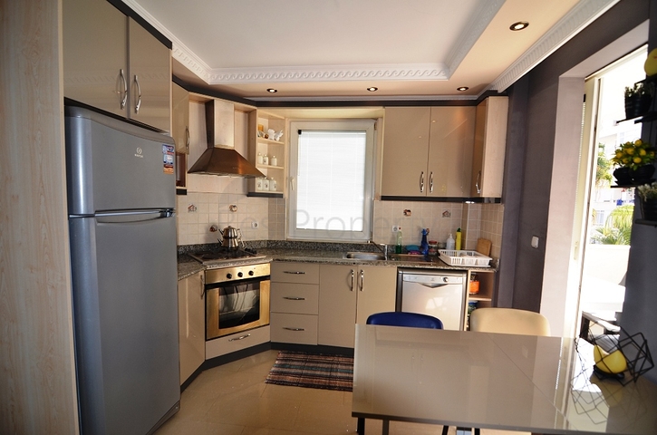 قريبة من البحر - شقة غرفتين وصالة - مؤثثة - في اوبا / الانيا 