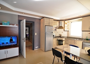 قريبة من البحر - شقة غرفتين وصالة - مؤثثة - في اوبا / الانيا 