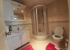 سعر اقتصادي - شقة مفروشة - 2 غرفة نوم وصالة -ضمن مجمع سكني - في مهموتلار / الانيا 