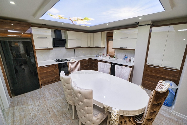 شقق 2 + 1 في مجمع 250 م من البحر في ارابسويو كونيالتي