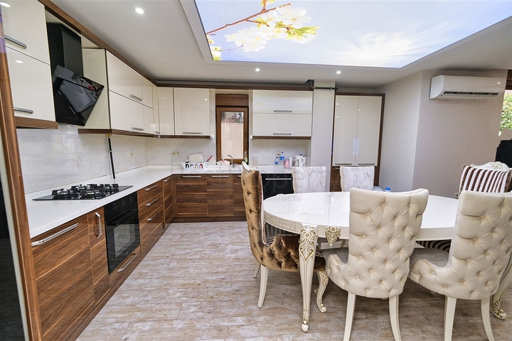 شقق 2 + 1 في مجمع 250 م من البحر في ارابسويو كونيالتي