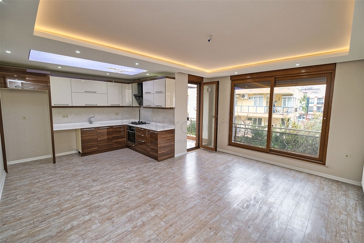 شقق 2 + 1 في مجمع 250 م من البحر في ارابسويو كونيالتي