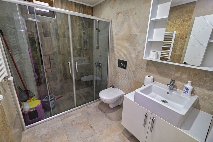 شقق 2 + 1 في مجمع 250 م من البحر في ارابسويو كونيالتي