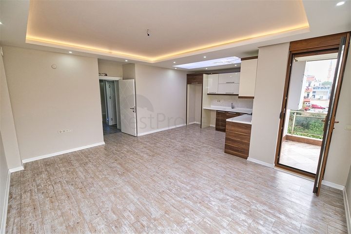 شقق 2 + 1 في مجمع 250 م من البحر في ارابسويو كونيالتي