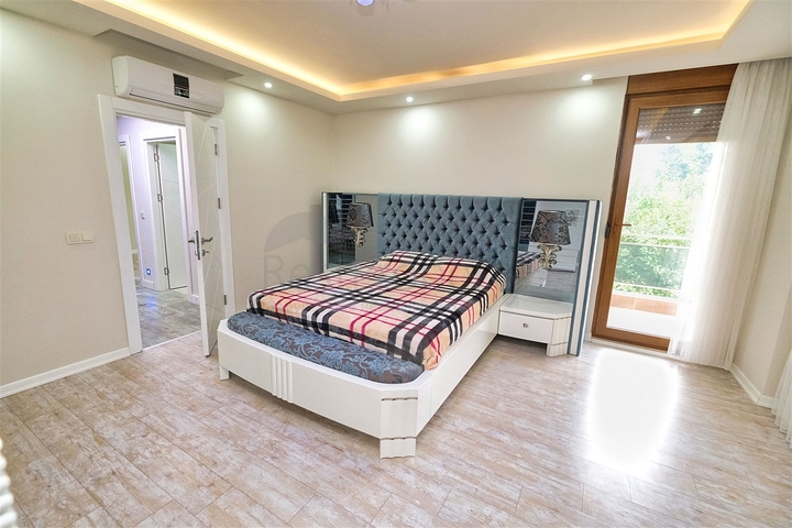 شقق 2 + 1 في مجمع 250 م من البحر في ارابسويو كونيالتي