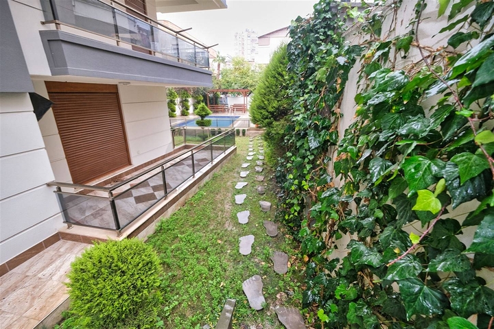 شقق 2 + 1 في مجمع 250 م من البحر في ارابسويو كونيالتي