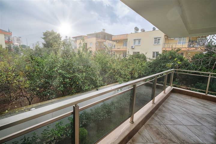 شقق 2 + 1 في مجمع 250 م من البحر في ارابسويو كونيالتي