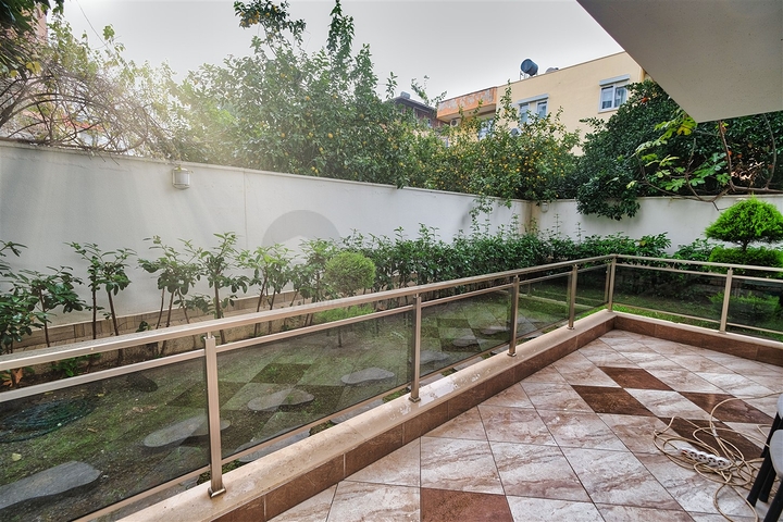 شقق 2 + 1 في مجمع 250 م من البحر في ارابسويو كونيالتي